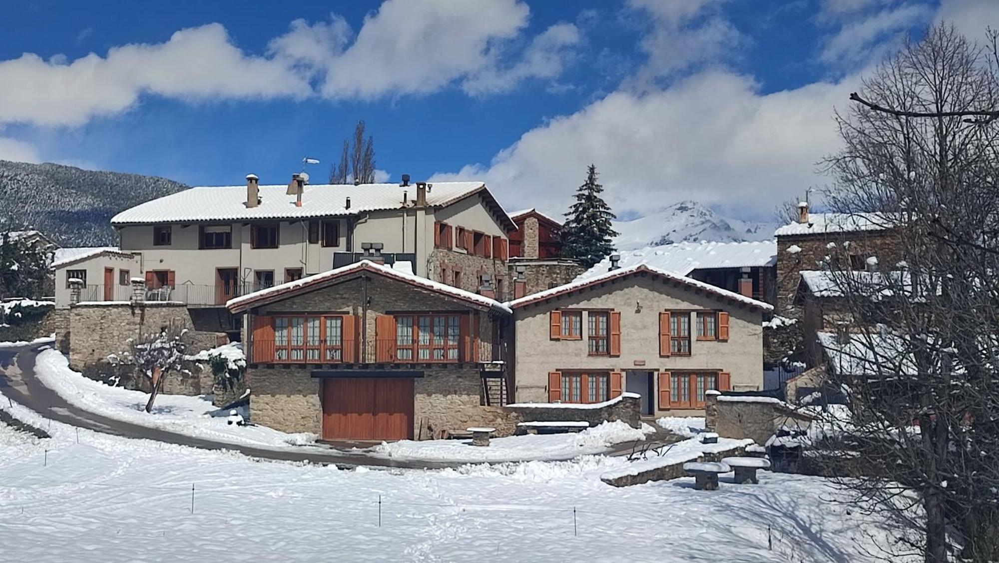 Can Tubau - Casa Rural - Apartaments Campelles Eksteriør bilde