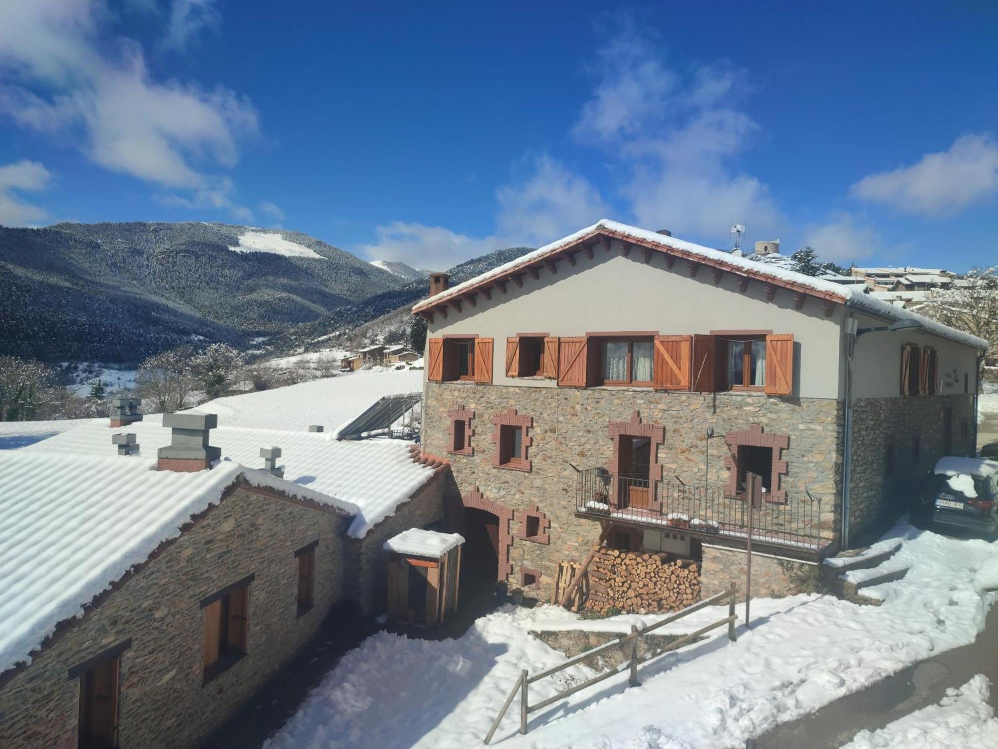 Can Tubau - Casa Rural - Apartaments Campelles Eksteriør bilde