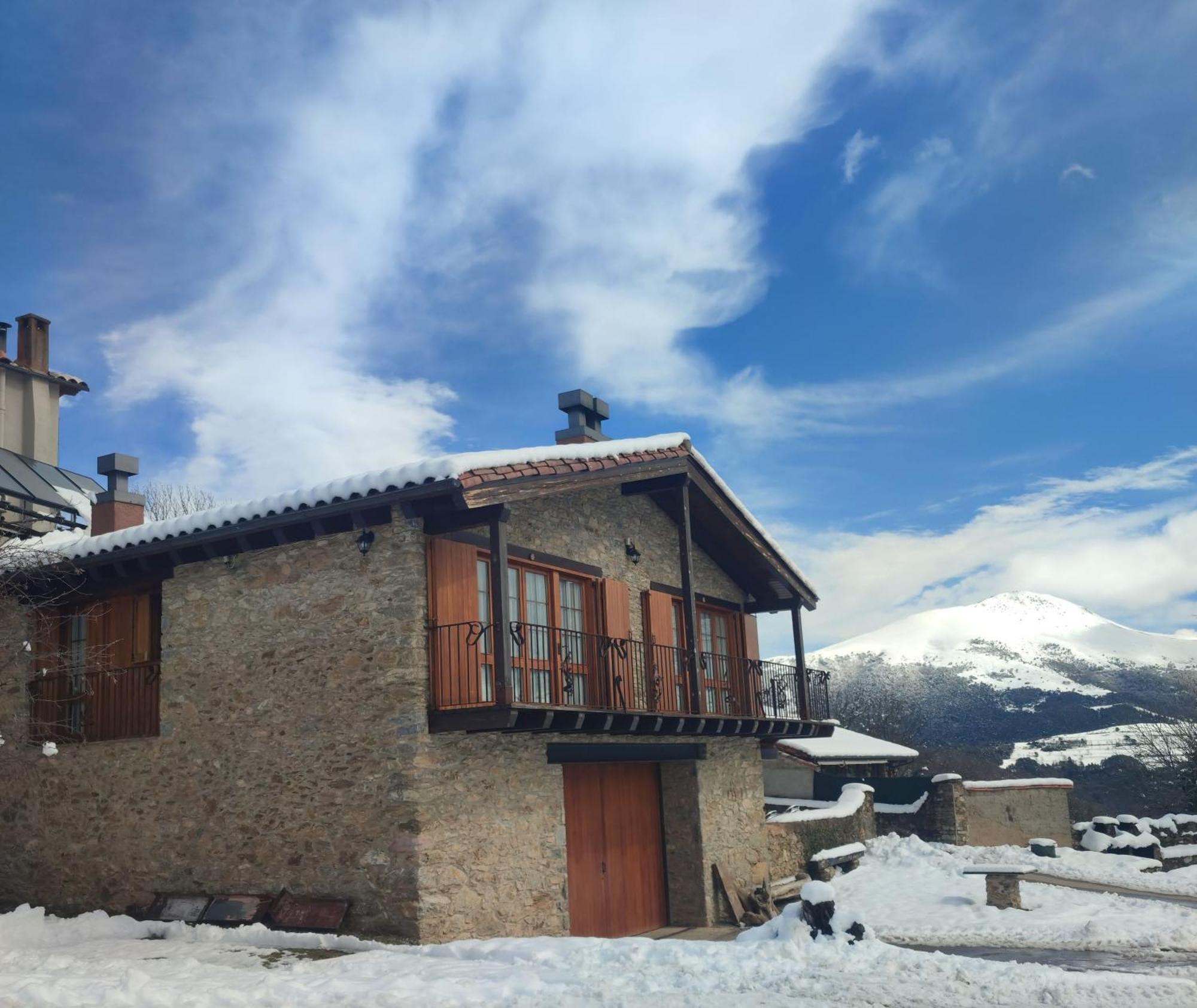 Can Tubau - Casa Rural - Apartaments Campelles Eksteriør bilde